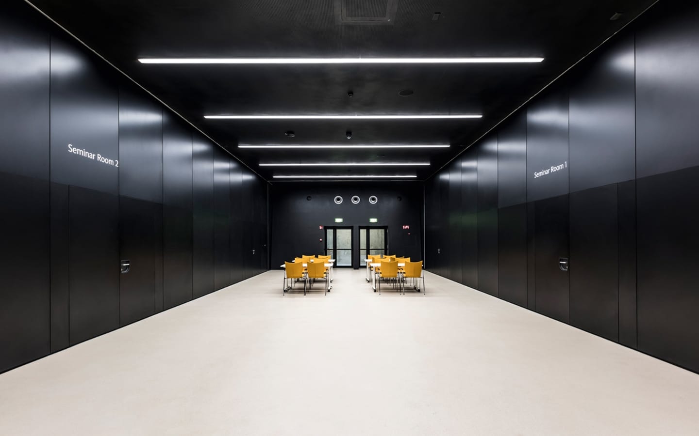 mobile-trennwande-zur-unterteilung-von-raumen-im-kongresszentrum-estfeller-pareti